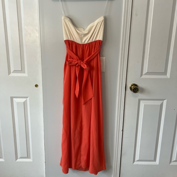 Women’s dress - Picture 4 of 4